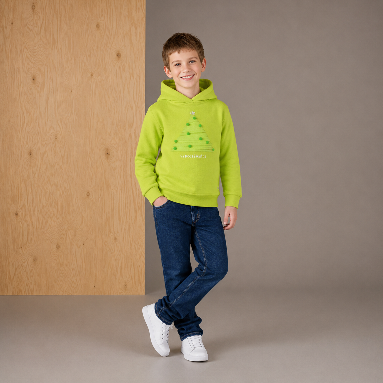 Bequemer grüner Kapuzenpulli