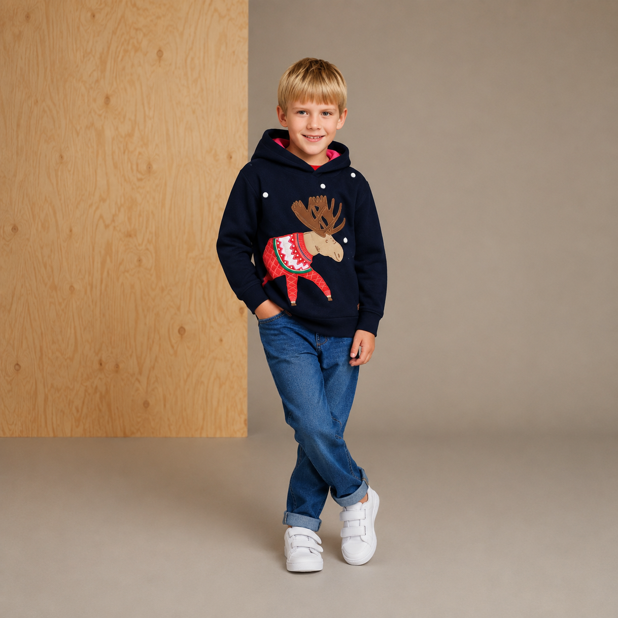 Luftiges blaues Sweatshirt