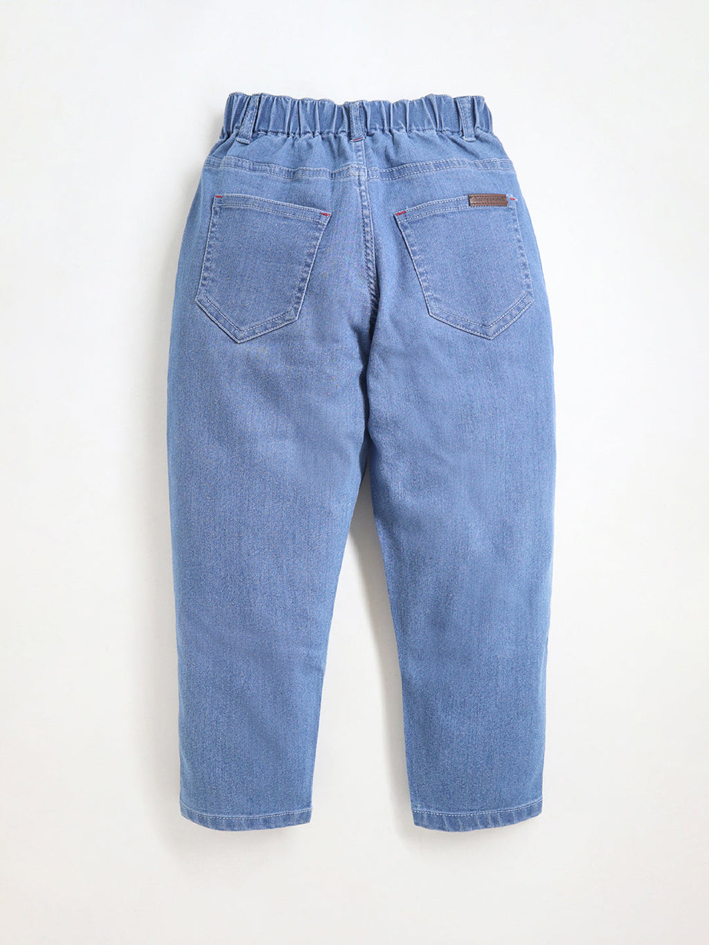 Blaue spielerisch-elegante Sommerjeans