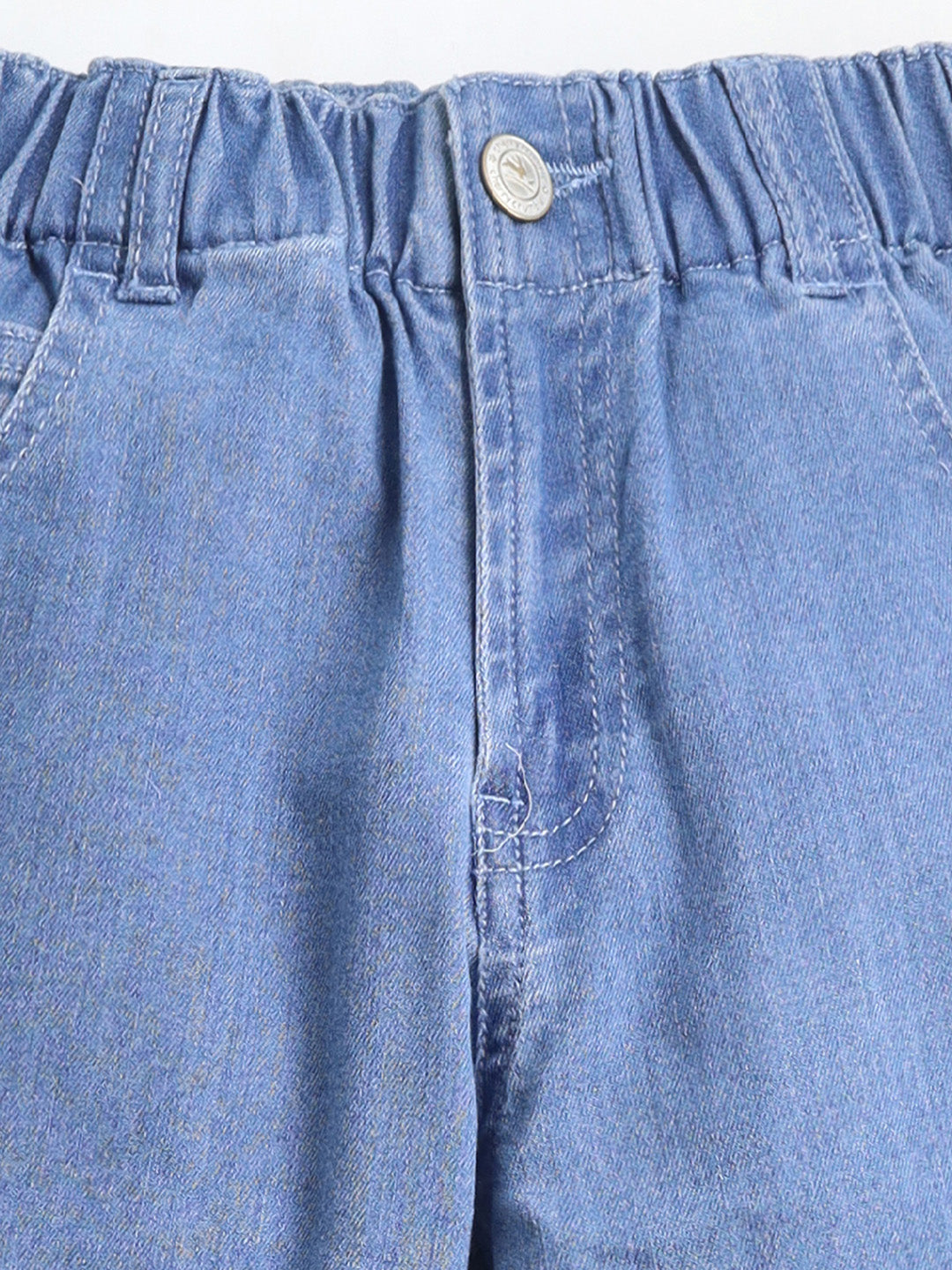 Jeans d'été bleus ludiques et élégants