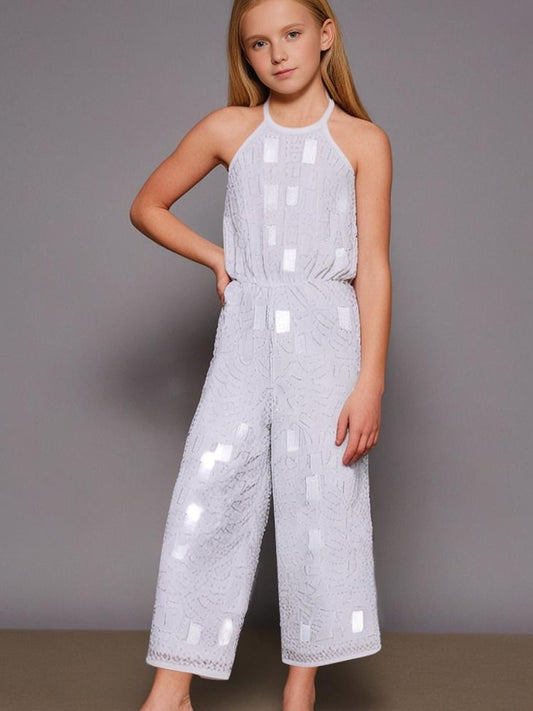 Cherry Crumble White Happy-Luxe Outfit