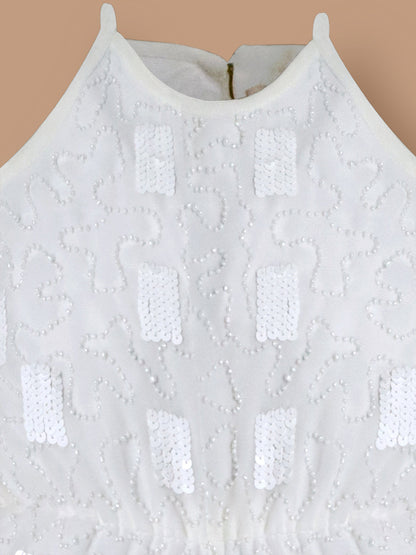 Cherry Crumble White Happy-Luxe Outfit