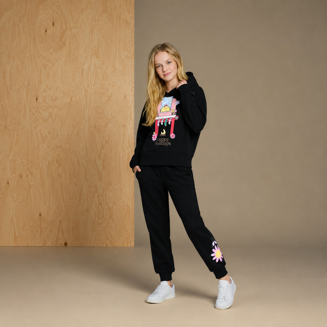 Schwarzes, einfarbiges Sweatshirt-Set mit Applikationen und Stickereien