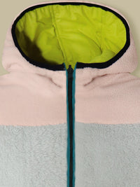 Crafted from 100% high-quality polyester, it ensures durability and warmth without compromising on comfort. The full sleeves and quilted pattern provide excellent insulation.